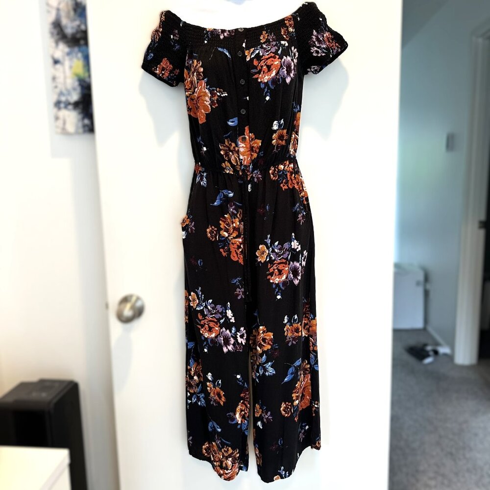 ITALIAN SUMMER GETAWAY - Off the shoulder jumpsuit in black floral - Size M